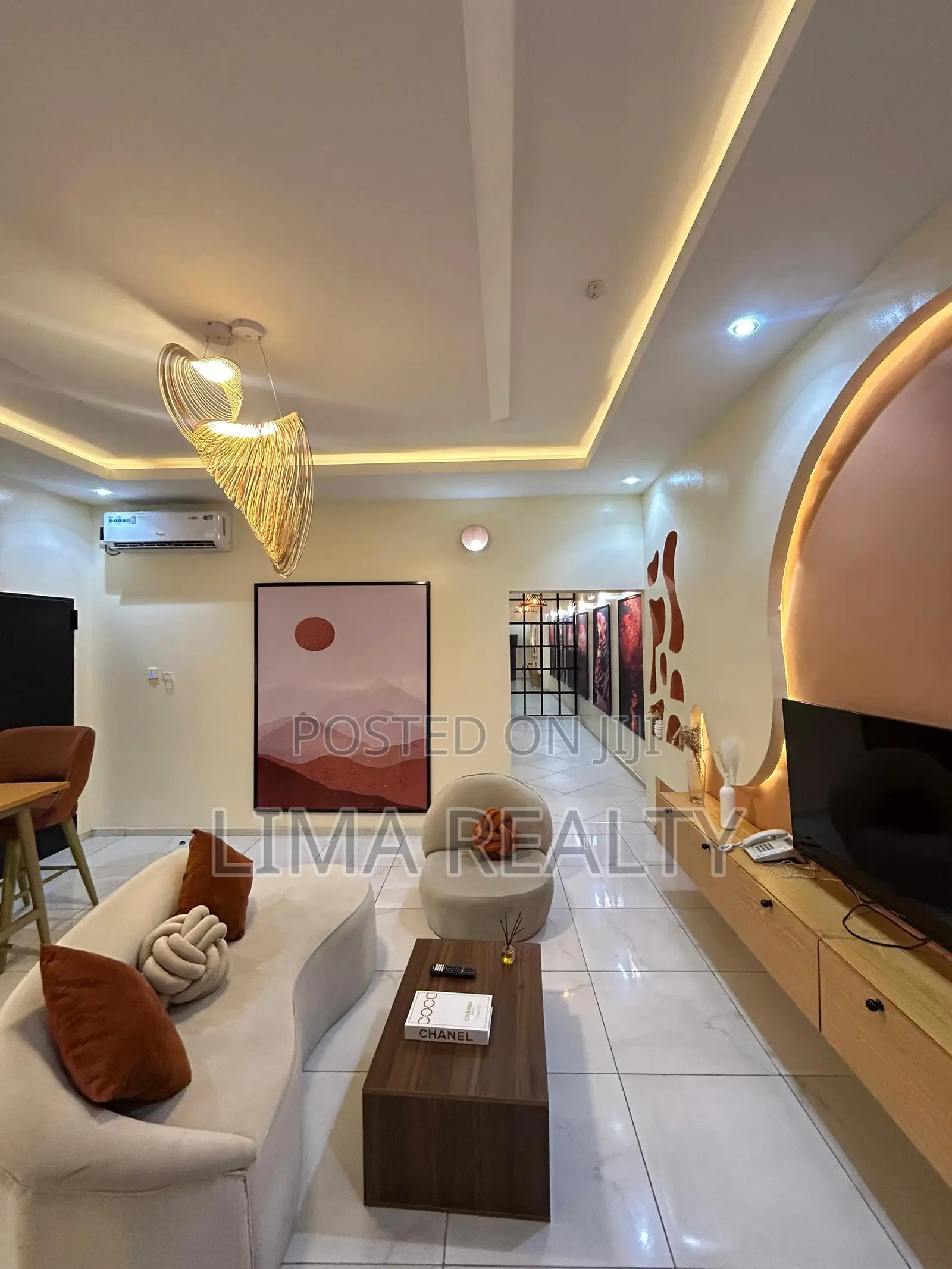 Luxury 2 Bedroom in Akin Adesola