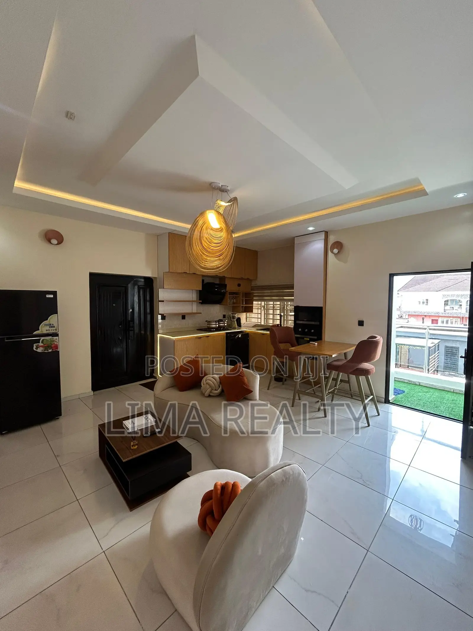 Luxury 2 Bedroom in Akin Adesola