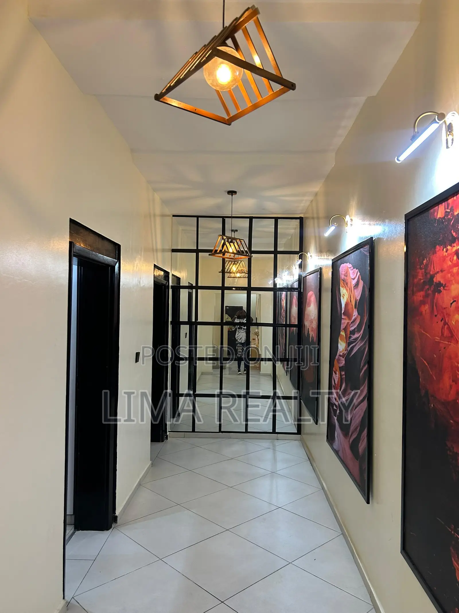 Luxury 2 Bedroom in Akin Adesola