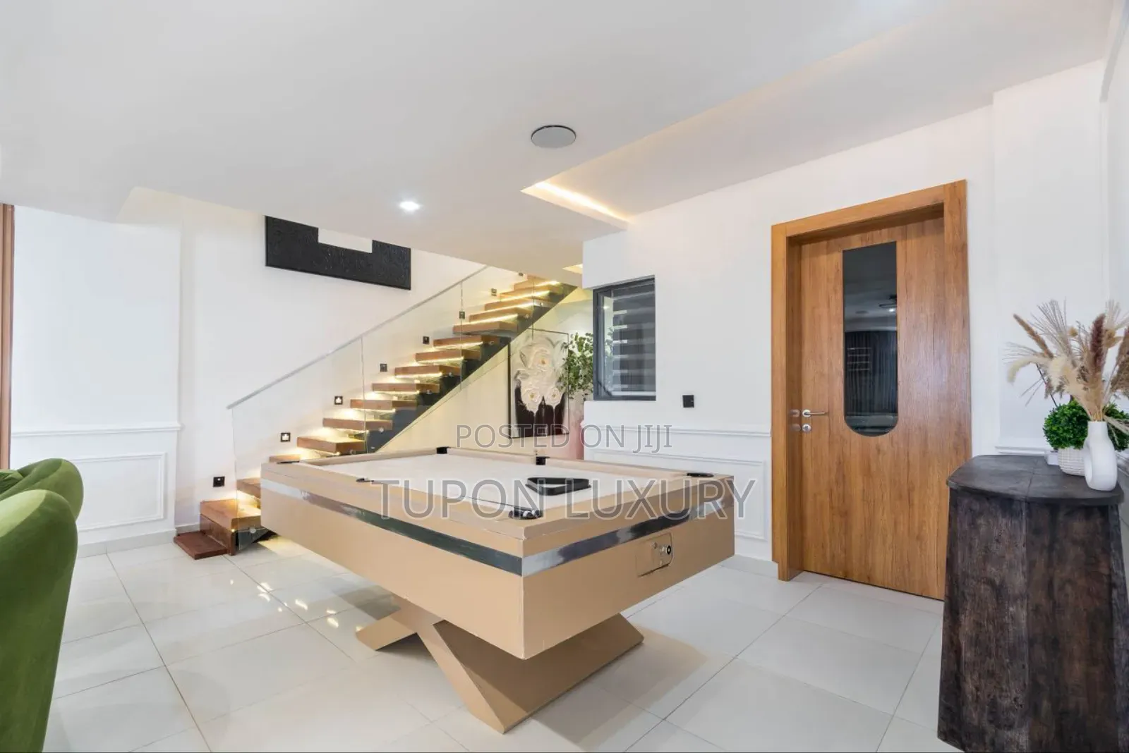 Luxury 3bedroom Maisonnette With Snooker in Victoria Island