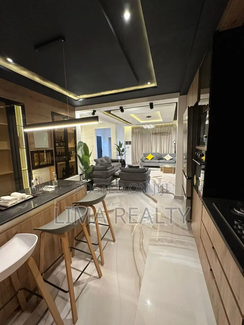 Luxury 3 Bed Penthouse in Life Camp