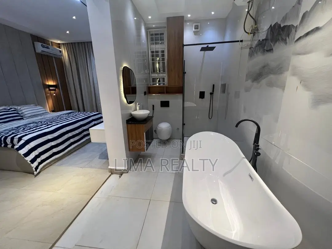 Luxury 3 Bed Penthouse in Life Camp