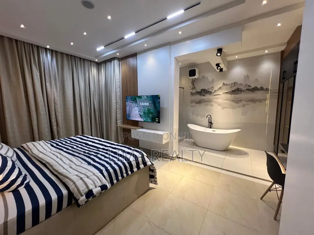 Luxury 3 Bed Penthouse in Life Camp