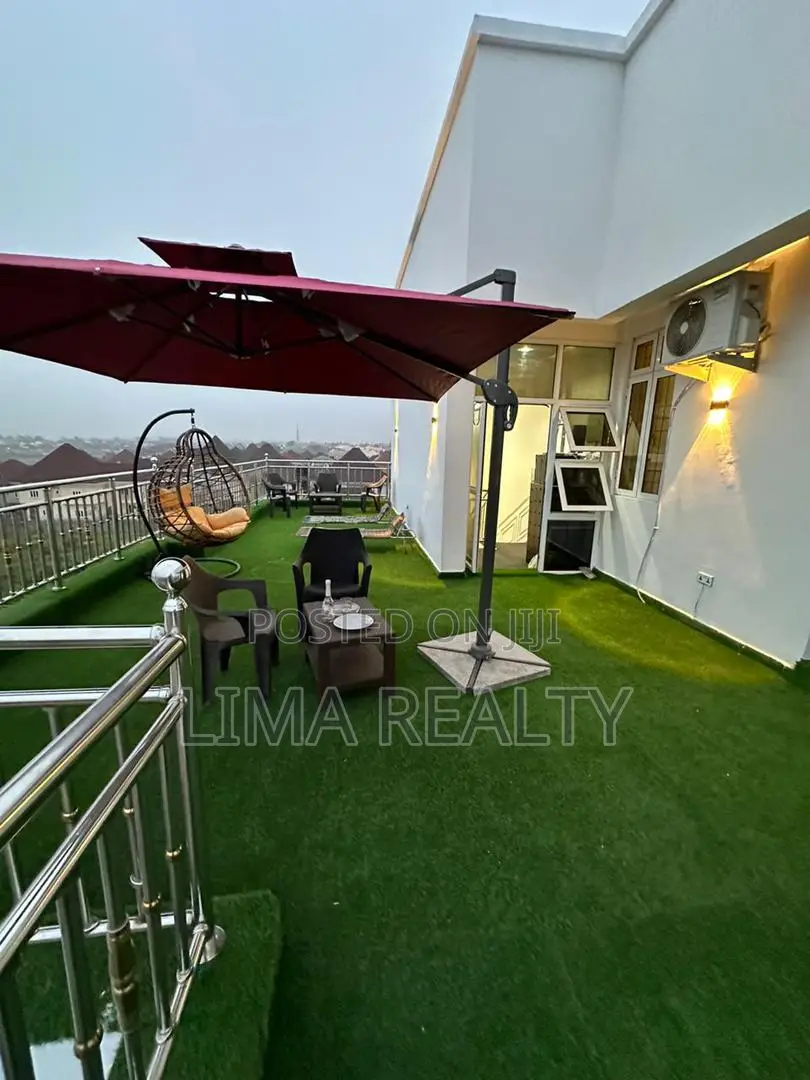 Luxury 3 Bed Penthouse in Life Camp