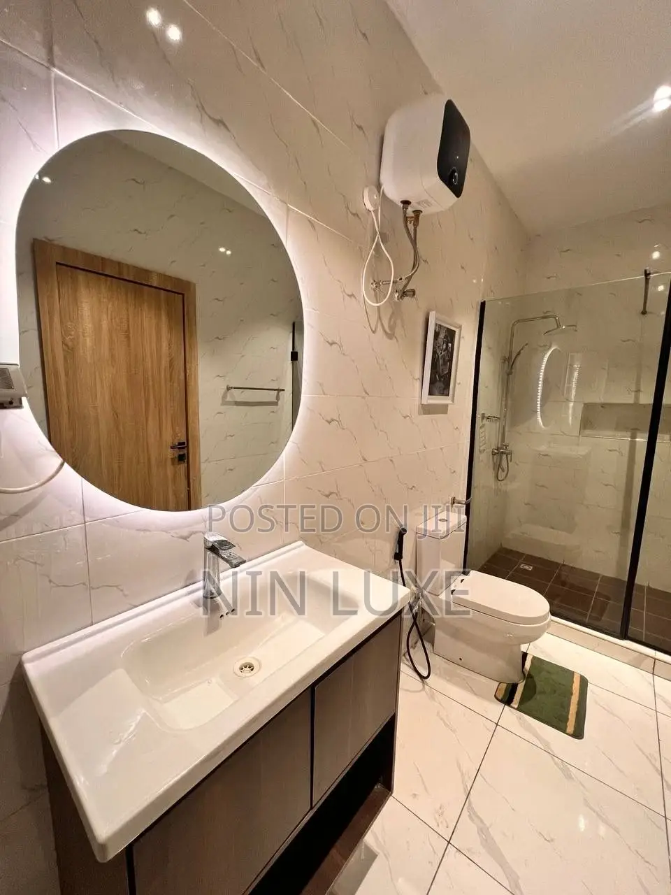 Daily/Weekly/Monthly Luxurious Affordable 3bed Shared Apartment in Lekki Phase 2