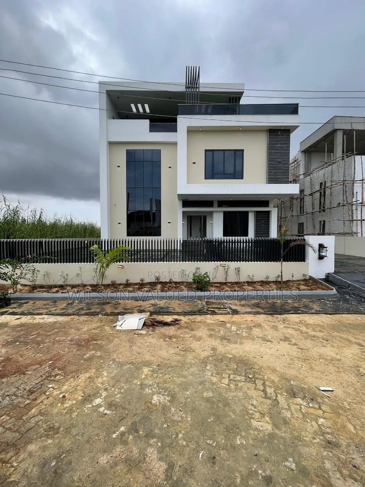 5bdrm Duplex in Wvp Homes 🏡 ✨️, Chevron for sale in Chevron
