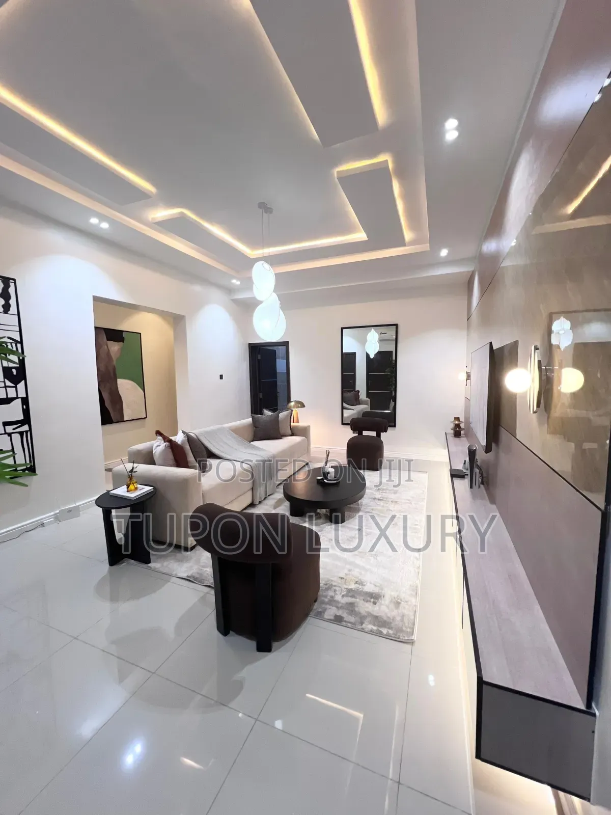 Luxury 2 Bedroom Apartment With Ps5 ,Smart Lock and Equipped Kitchen in Ogba GRA