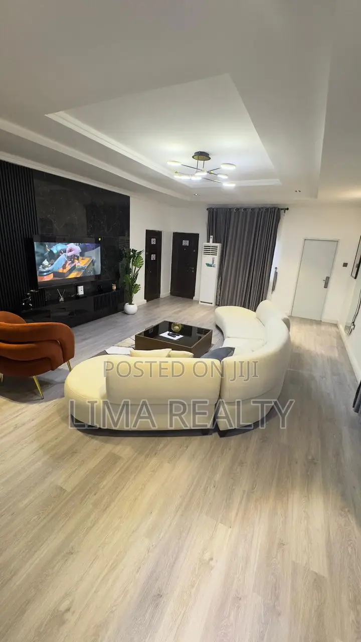 Luxury 2 Bedroom in Zone 2 / Wuse