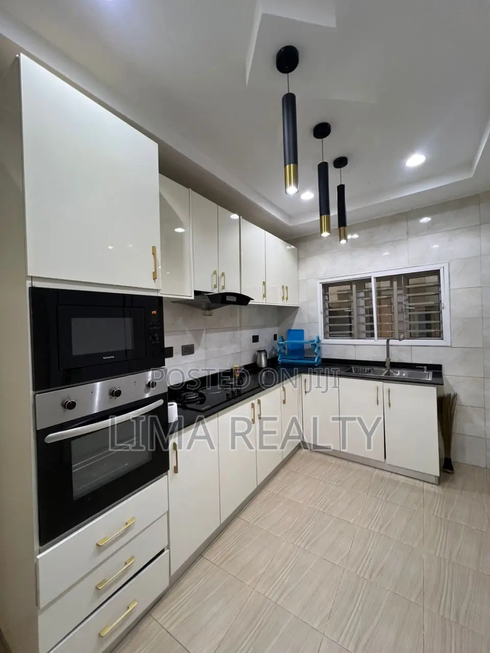 Luxury 2 Bedroom in Zone 2 / Wuse