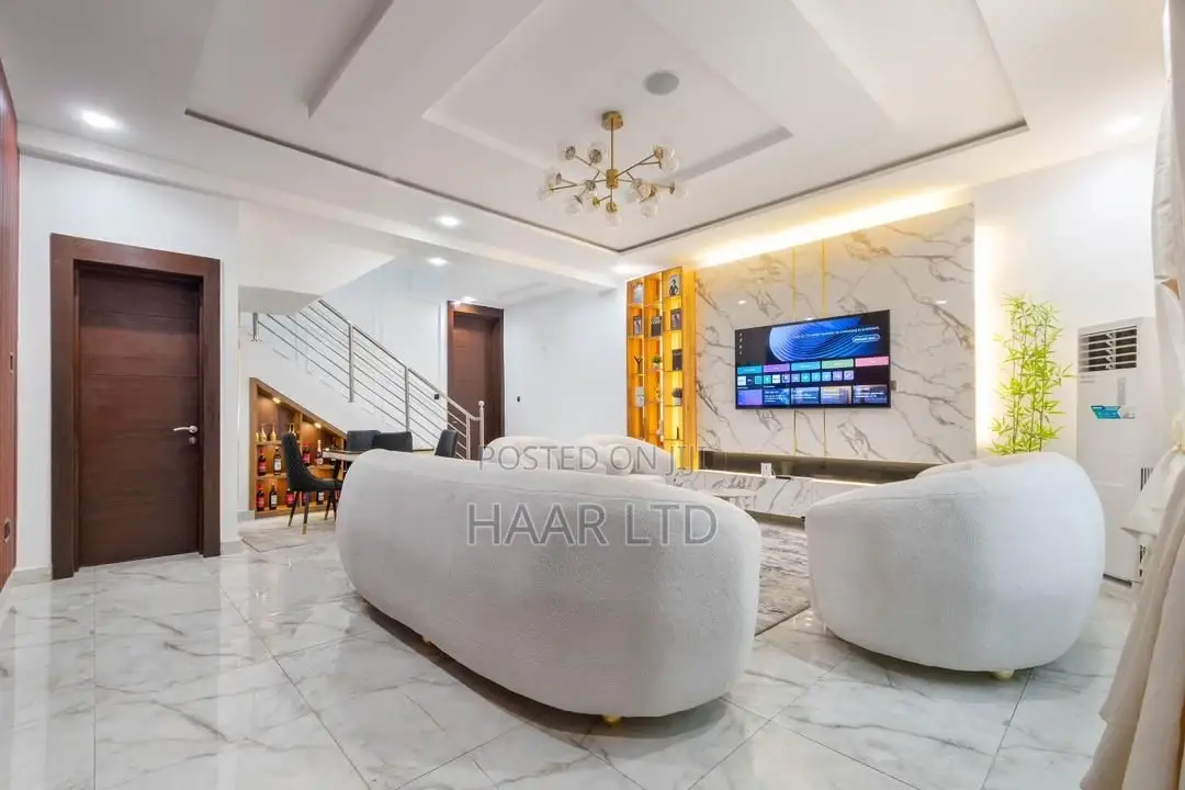 4 Bedroom Apartment With Cinema, Pool in Adeniyi Jones