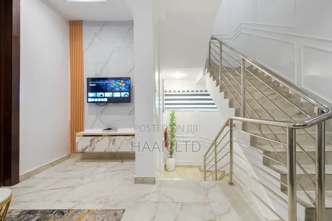 4 Bedroom Apartment With Cinema, Pool in Adeniyi Jones
