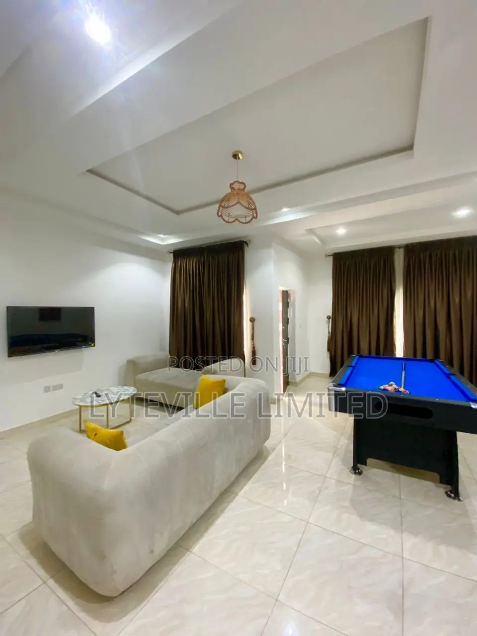 Luxurious 3 Bedroom Apartment in Wuye