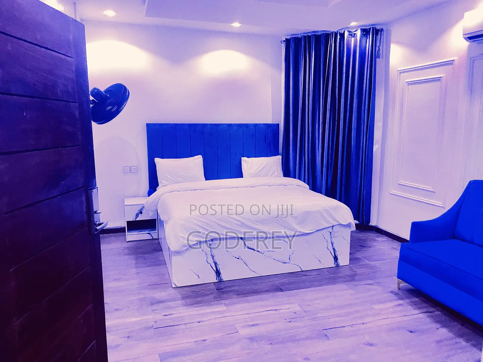Single Rooms Hotel in Sangotedo