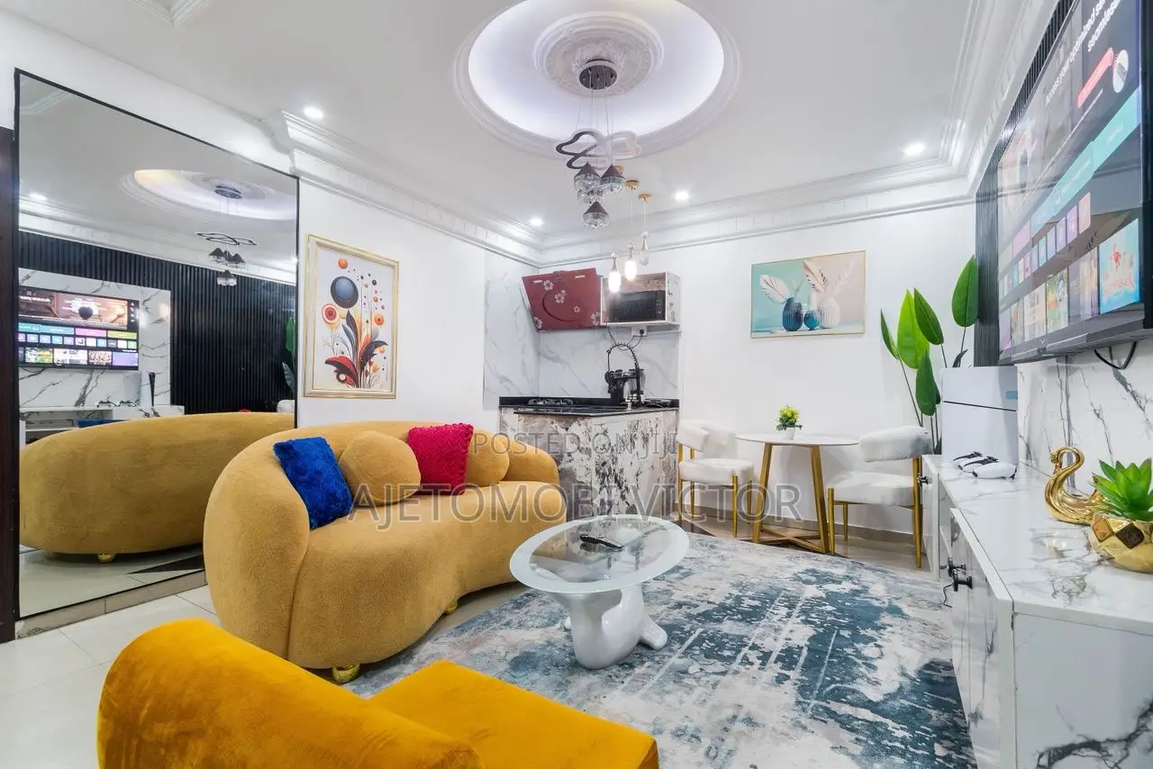 Spacious 1bedroom Apartment in Lekki Phase 1