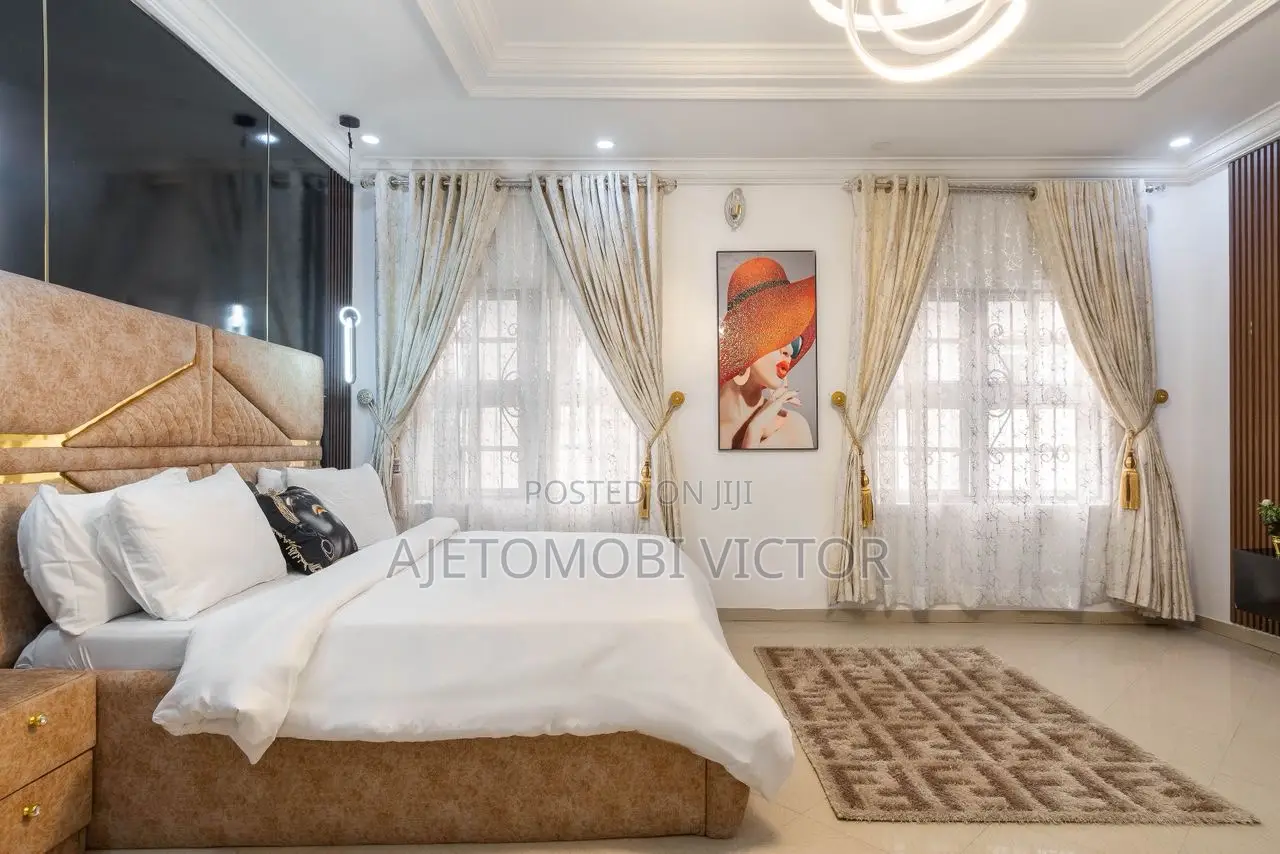 Spacious 1bedroom Apartment in Lekki Phase 1