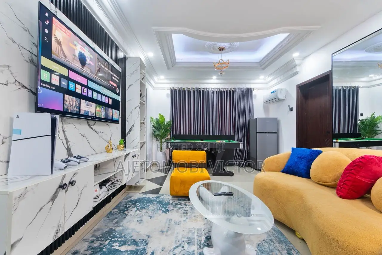 Spacious 1bedroom Apartment in Lekki Phase 1