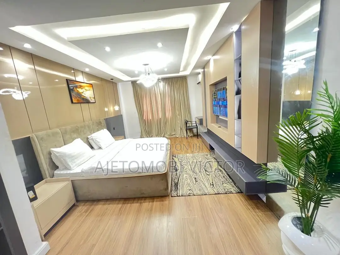 Beautiful Waterfront 3bedroom Apartment in Lekki Phase 1