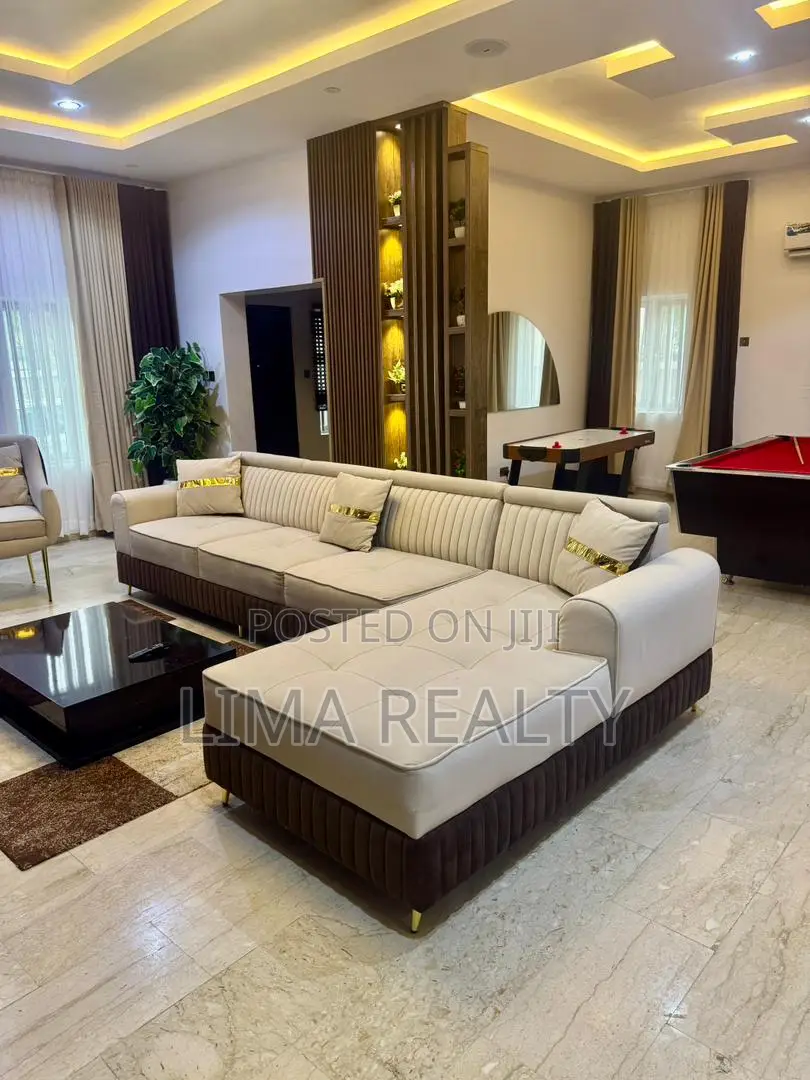 Luxury 5 Bed Self for Party and Normal Stay in Agungi