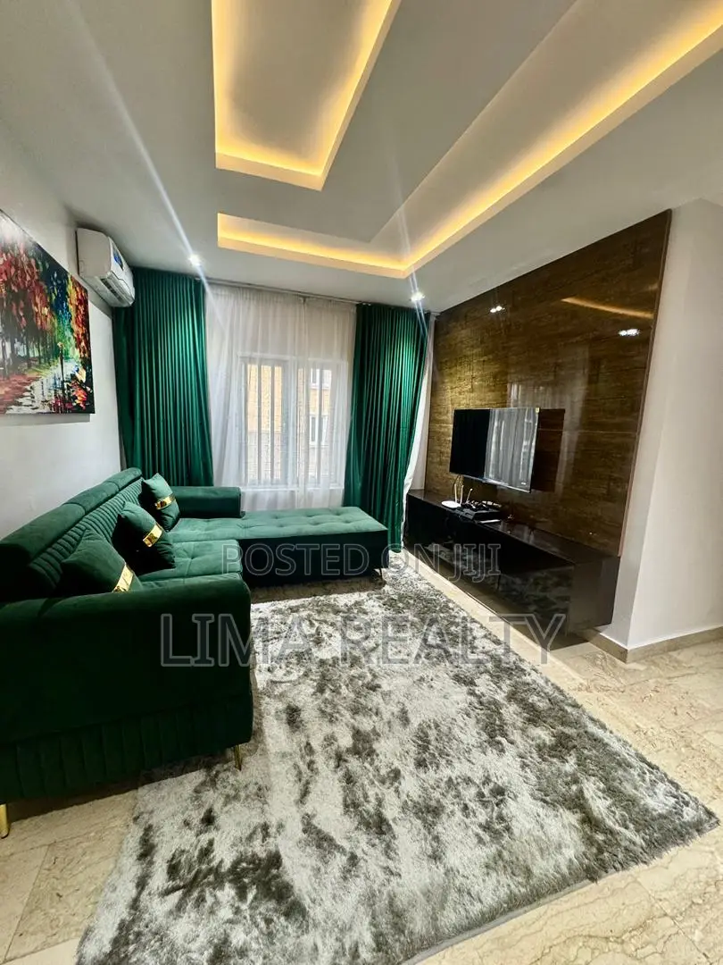 Luxury 5 Bed Self for Party and Normal Stay in Agungi