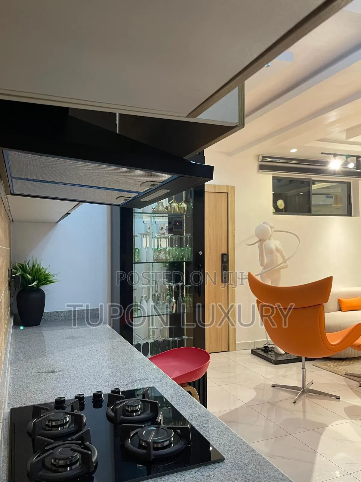 Luxury 1bedroom Apartment With Ps5 in Ologolo