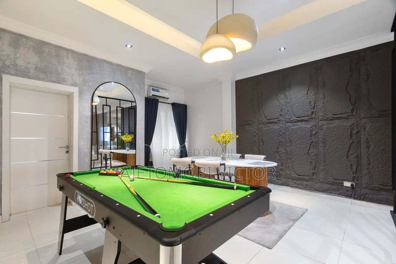 Luxurious 3bedroom Apartment in Lekki Phase 1