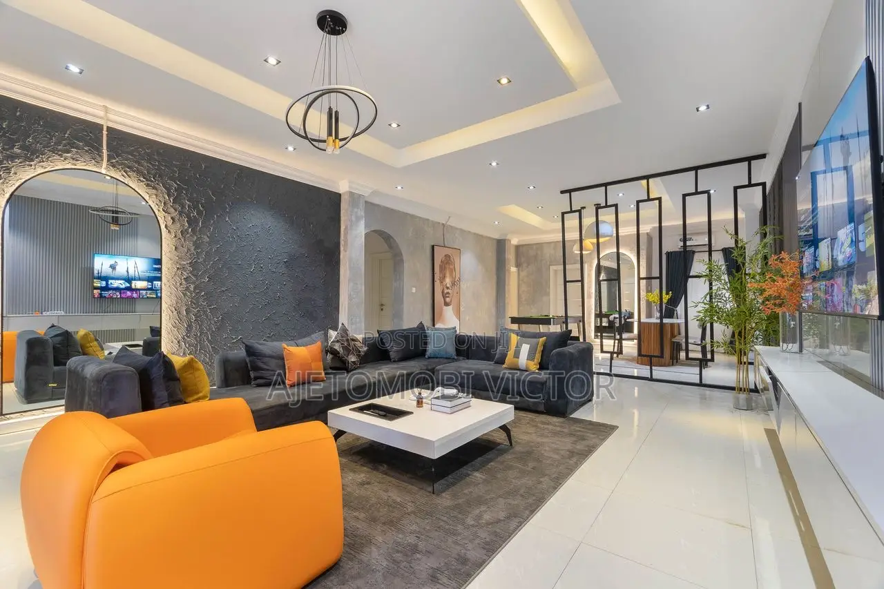 Luxurious 3bedroom Apartment in Lekki Phase 1