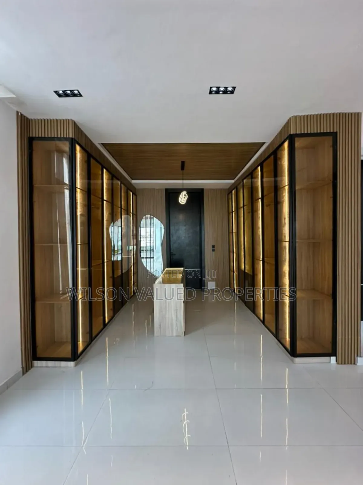 5bdrm Duplex in Luxury 5Bedroom for sale in Chevron