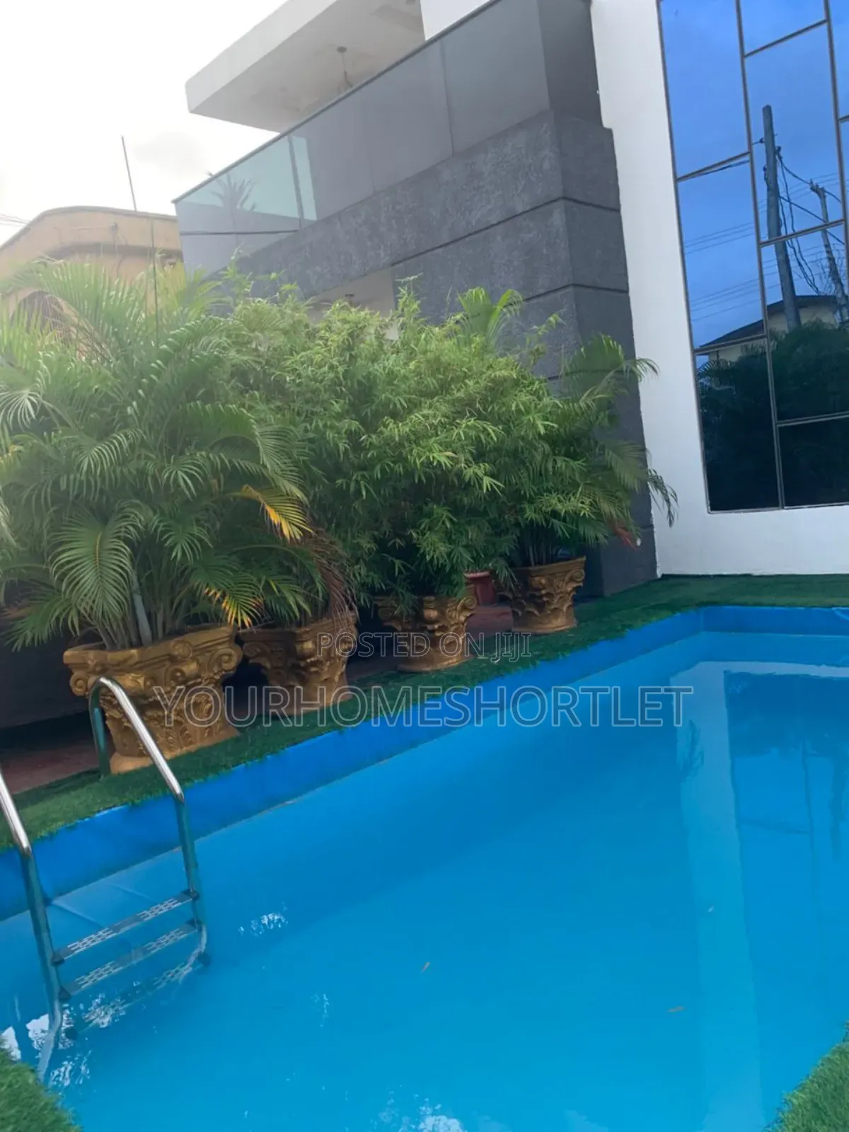 Luxury 4 Bedroom With Swimming Pool That Allows Party With Dj in Egbeda