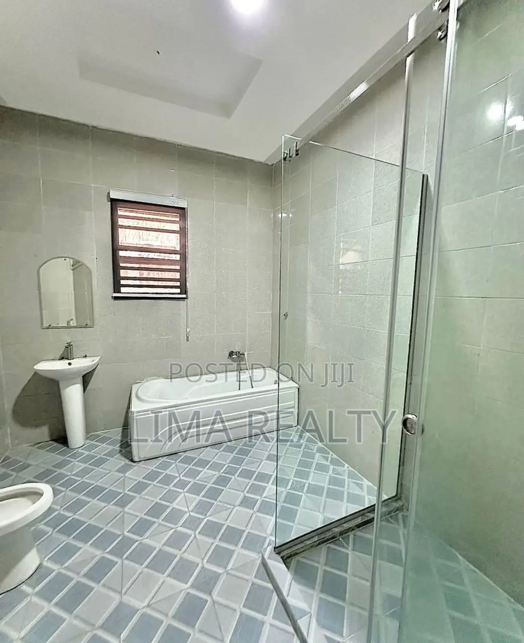 Lavish 3 Bedroom Self Compound in Wuye