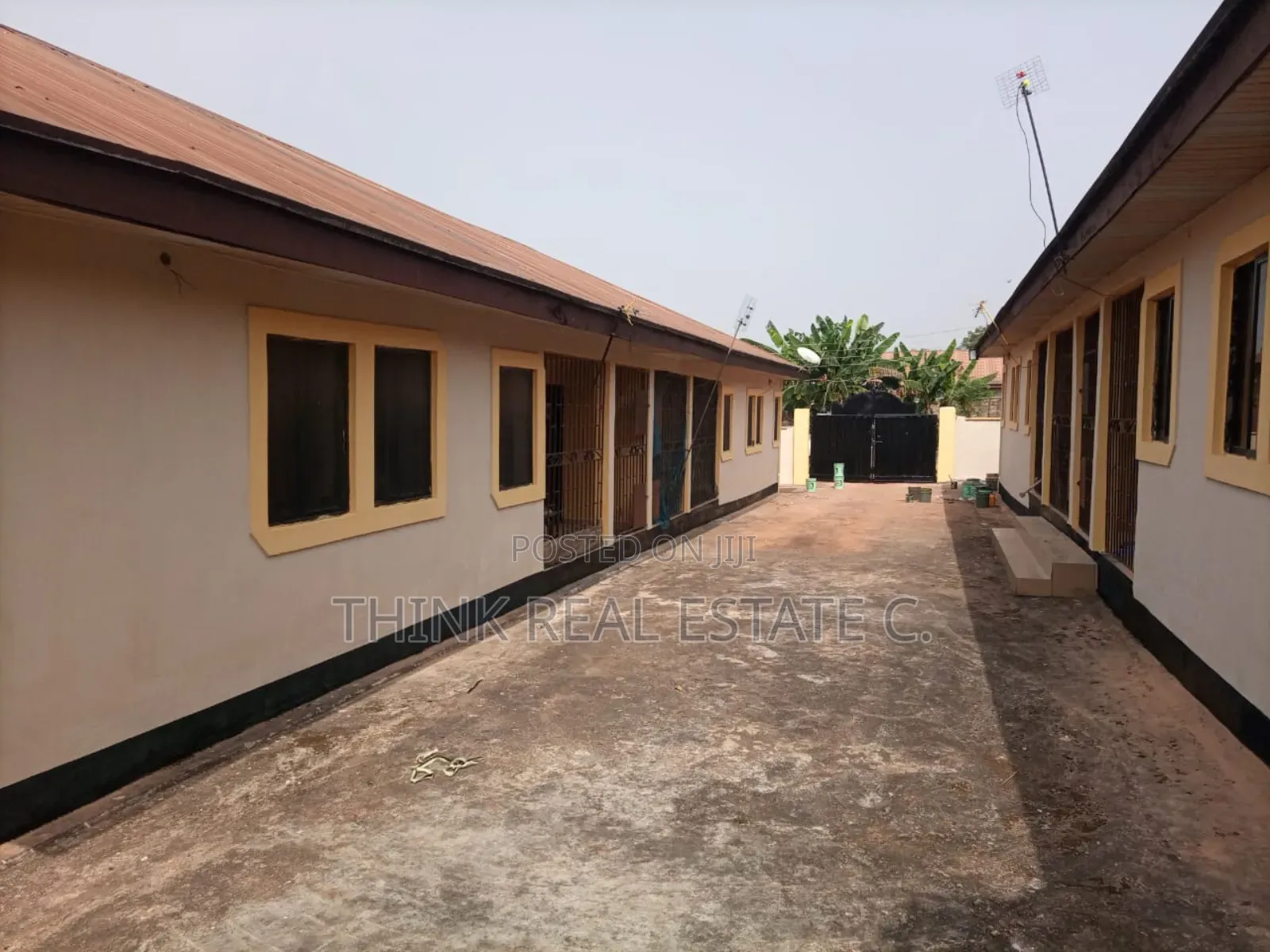 100/100 Land at Airport Road With a 4flat on It for 42m Naira Asking in Benin City