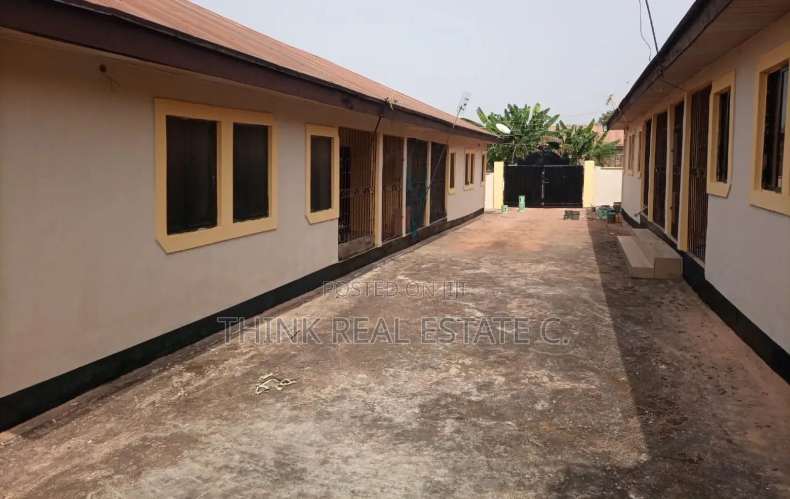 100/100 Land at Airport Road With a 4flat on It for 42m Naira Asking in Benin City