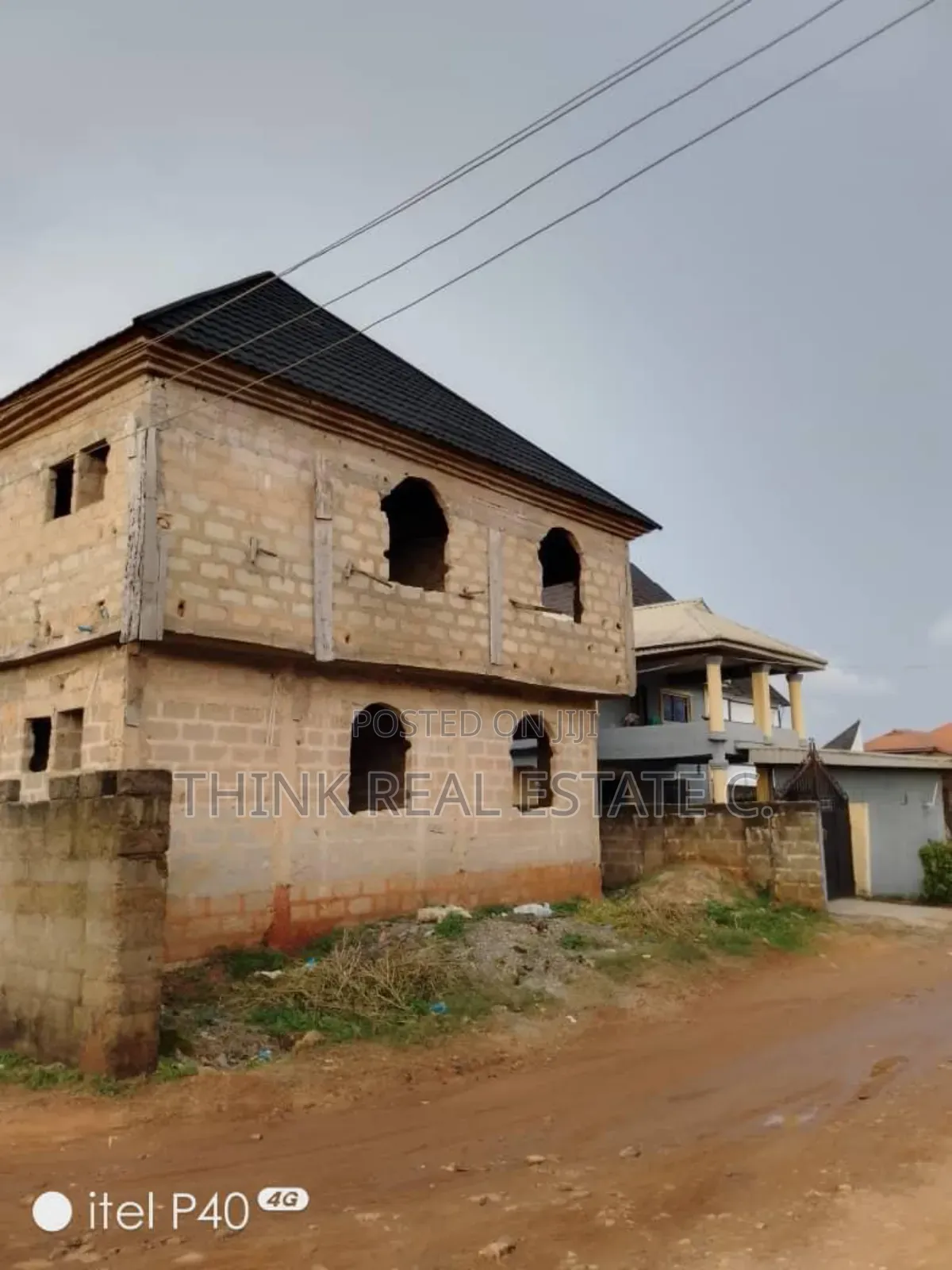 50/100 at MTN Mast,Gra With a Roofed 4flat on It for 60m Naira Net in Benin City