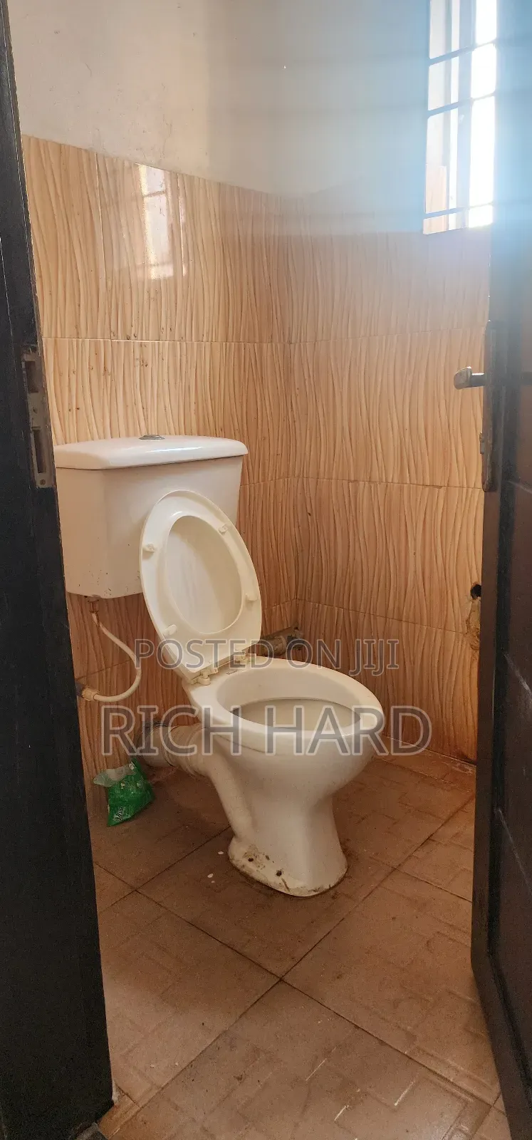 Male or Boys Hostel Room Space in Ogombo