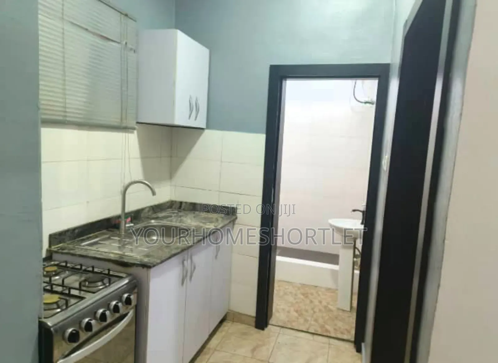 Room and Parlor That Allows Daily, Weekly, Monthly in Adeniyi Jones