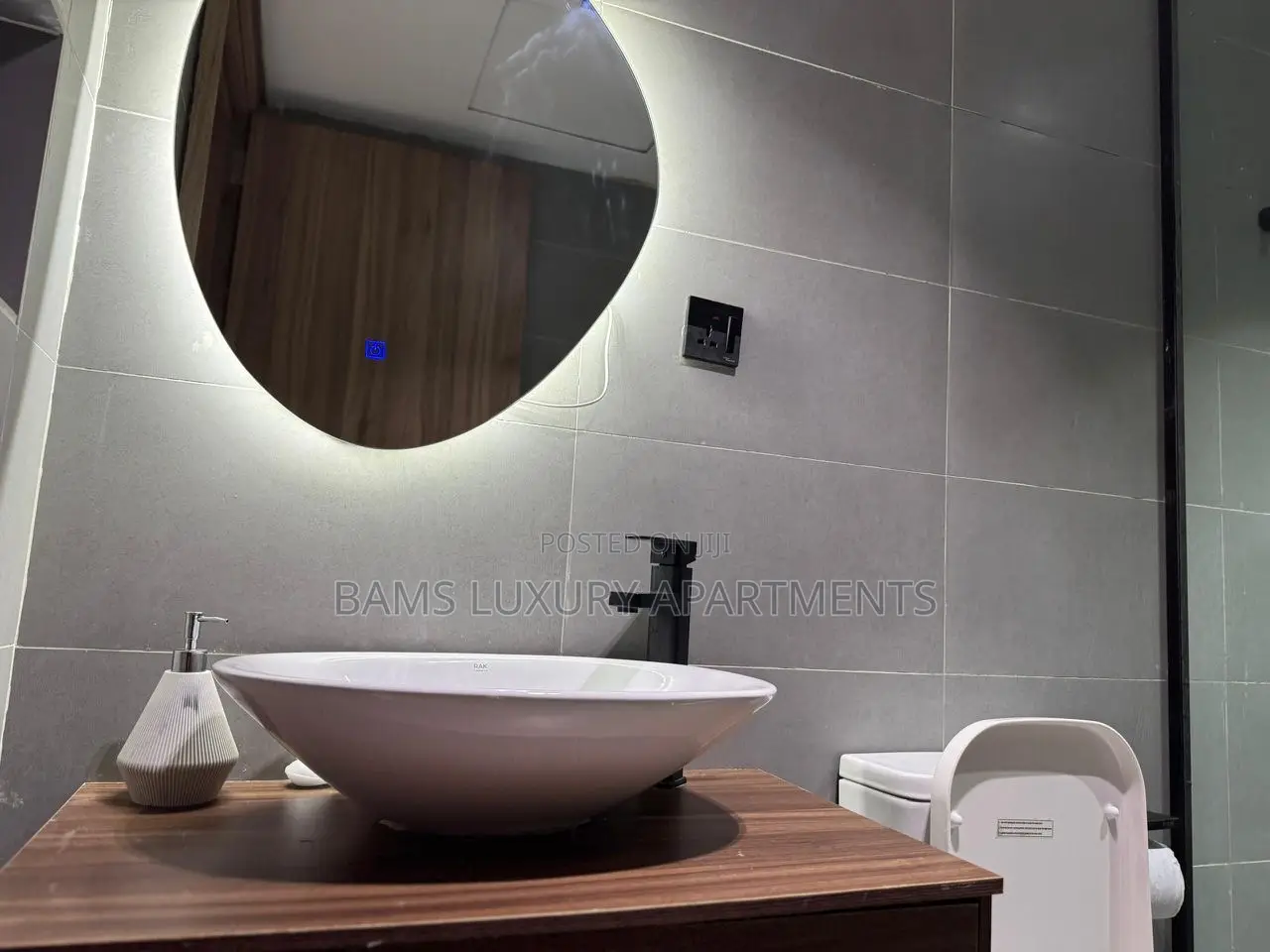 2 Bedroom Luxury Apartment With Pool, Ps5 and Gym in Ikate