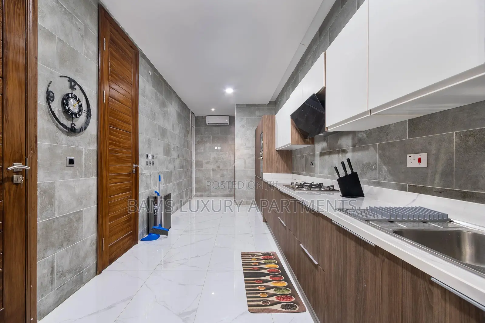 Brand New 3 Bed With a Stunning City and Water View in Ikoyi