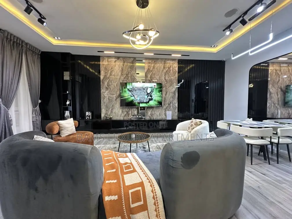 Short Stay With a Cinema, Snooker , Pool, Ps5, Gym and Football Pitch in VGC / Ajah