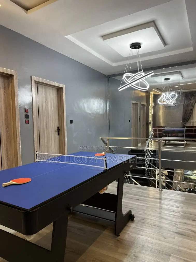 Short Stay With a Cinema, Snooker , Pool, Ps5, Gym and Football Pitch in VGC / Ajah