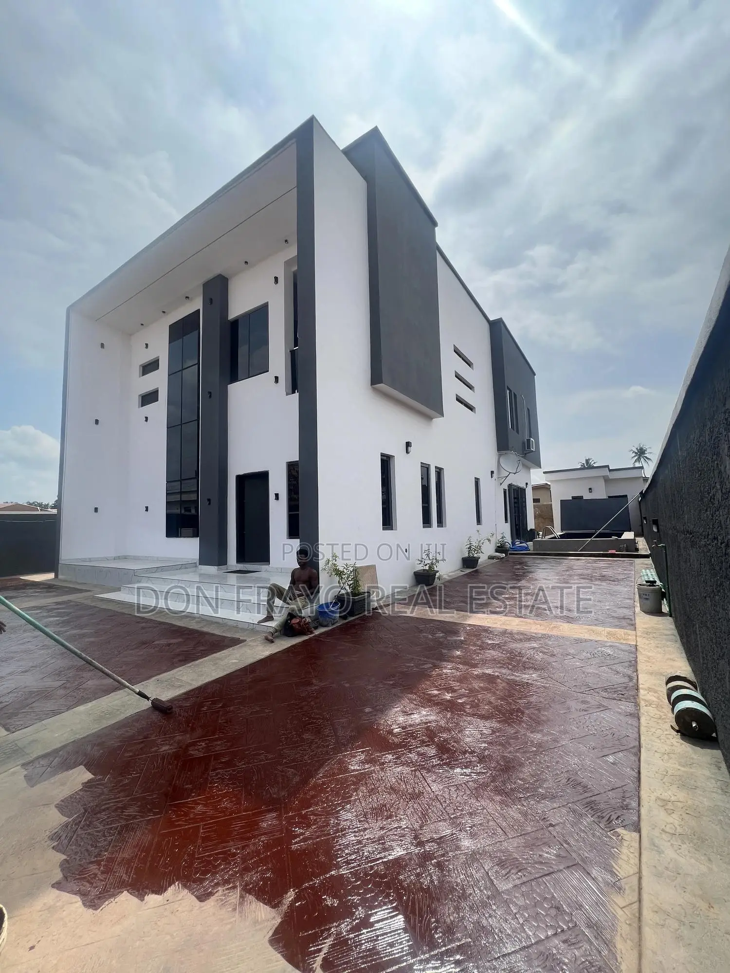 4 Beds Duplex Short Let With Pool in New Bodija Estate in Bodija