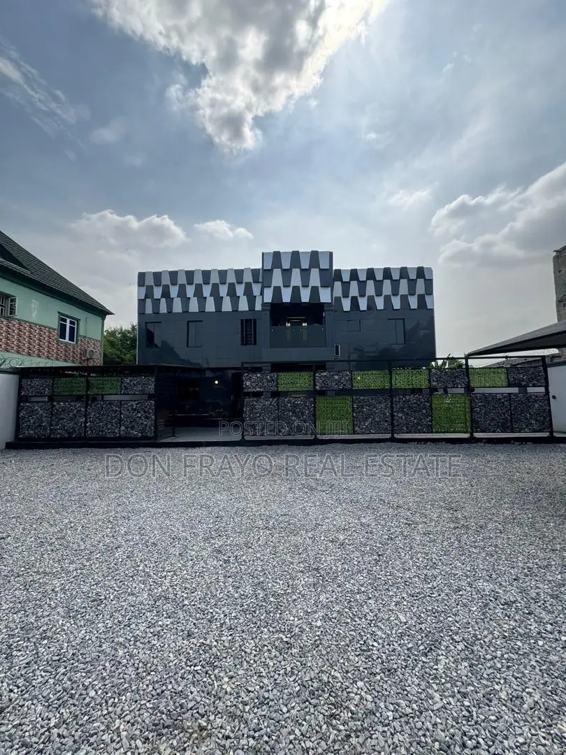 Luxury Studio Room Service Apartment at Adeyi Avenue Old Bodija Ibadan in Bodija