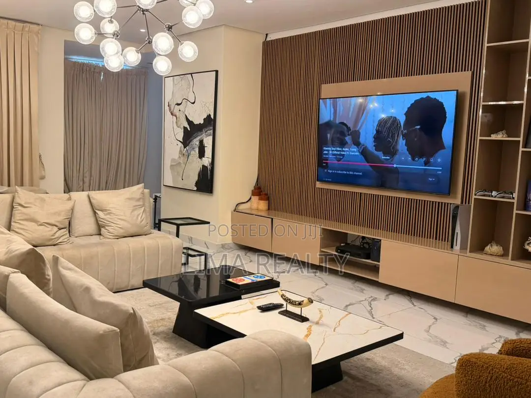 Mila- Luxury 2 Bedroom in Adeola Hopewell