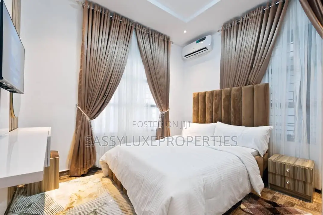 2 Bedroom Furnished Apartment With Ps5 in Lekki Phase 1