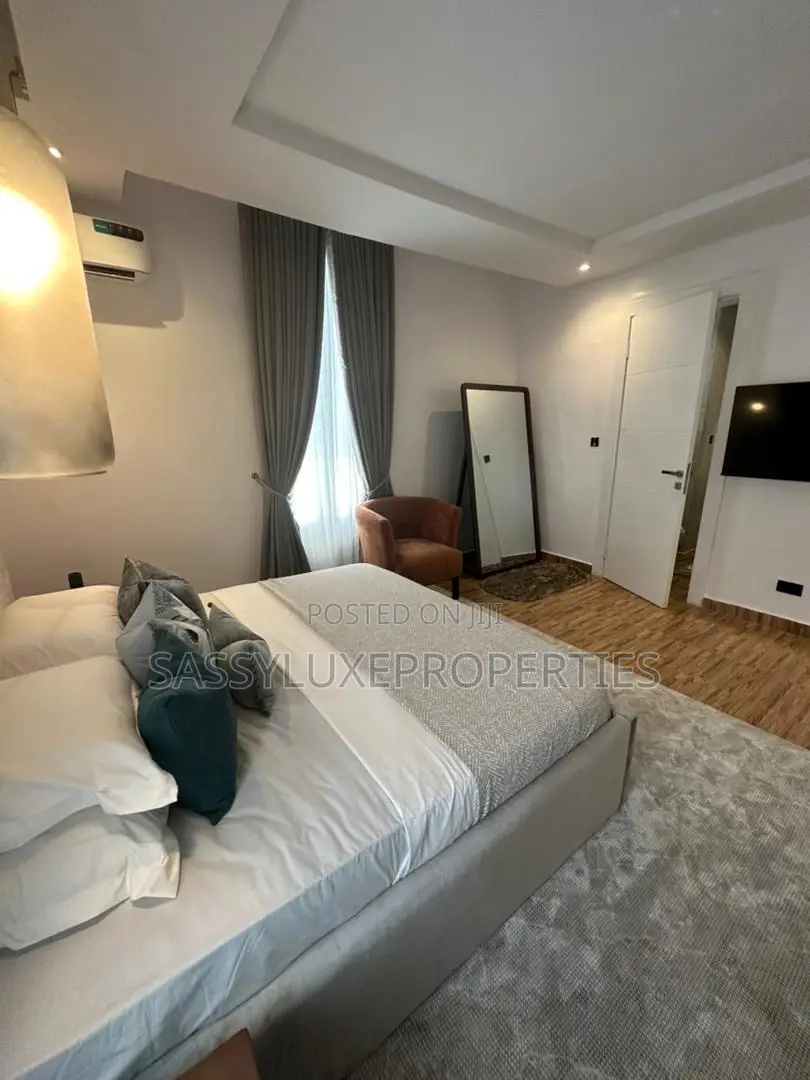 2 Bedroom Apartment With Ps5 on Request in Ikate