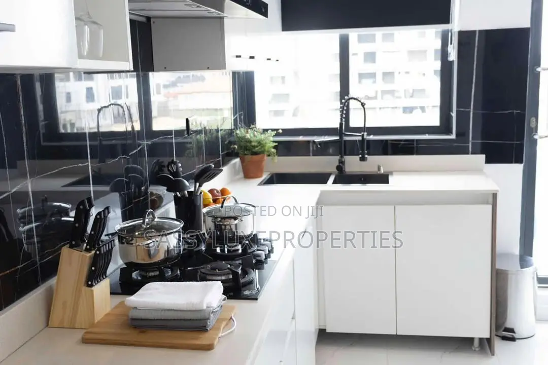 2 Bedroom Apartment With Ps5 on Request in Ikate