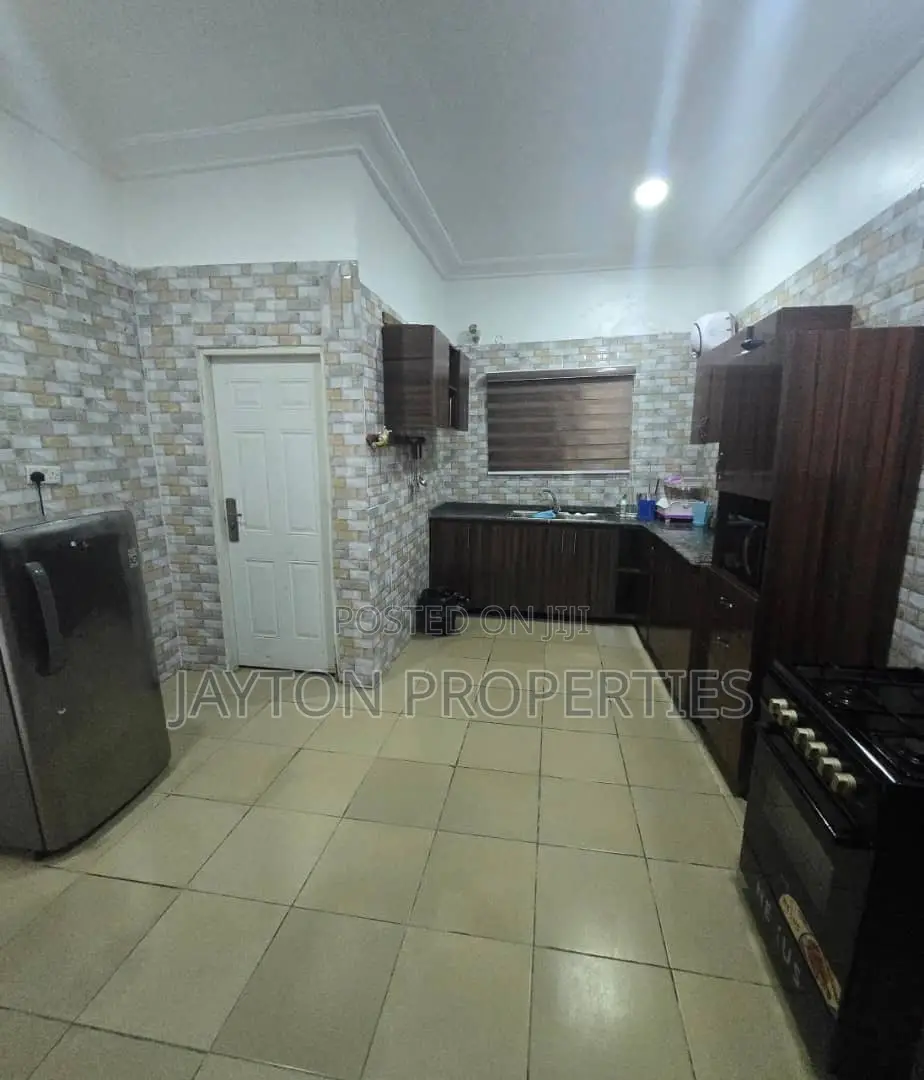 2 Bedroom Apartment in Jahi
