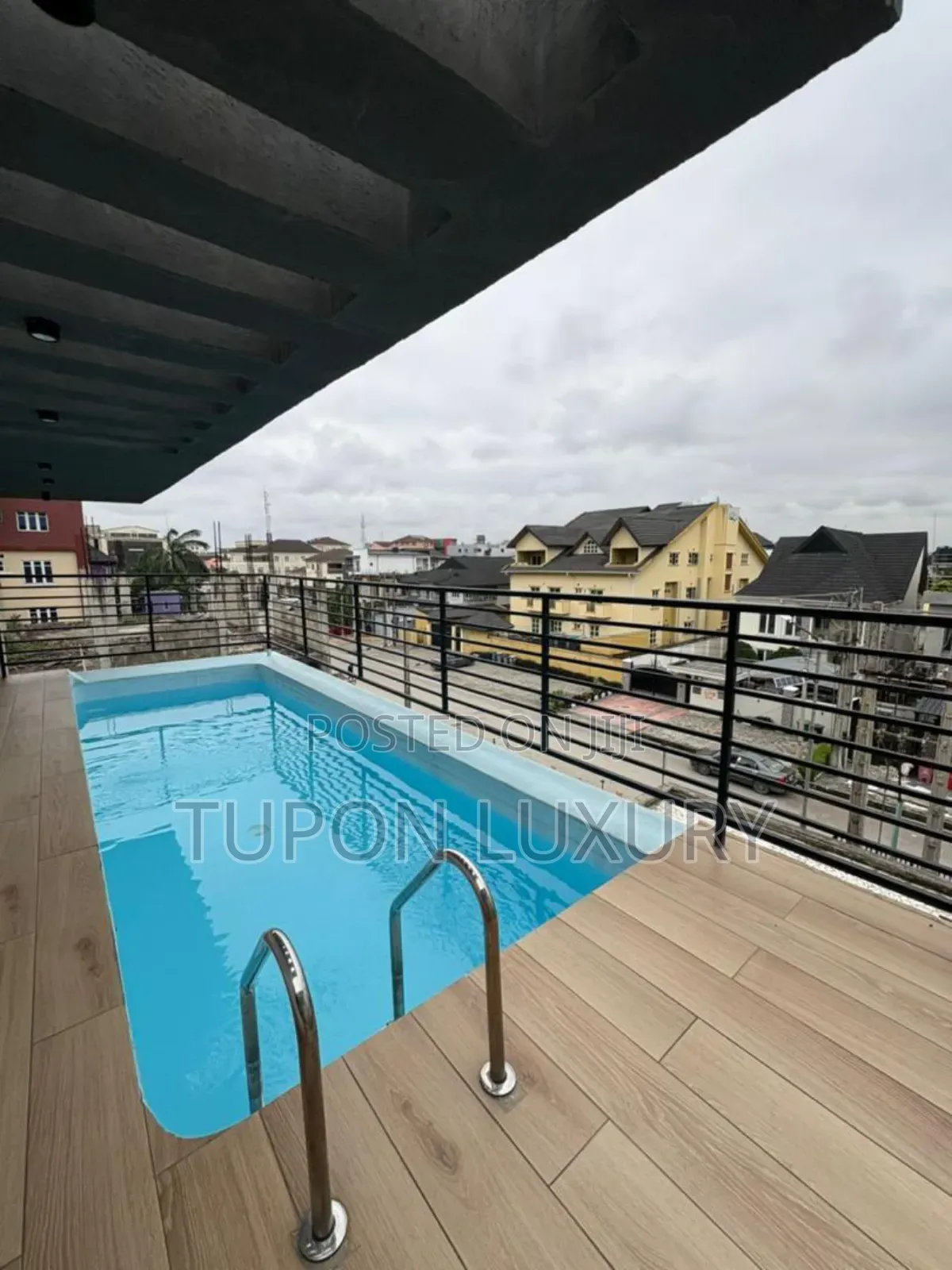 Luxe Studio Apartment With Pool, Gym and Rooftop Sea View in Victoria Island