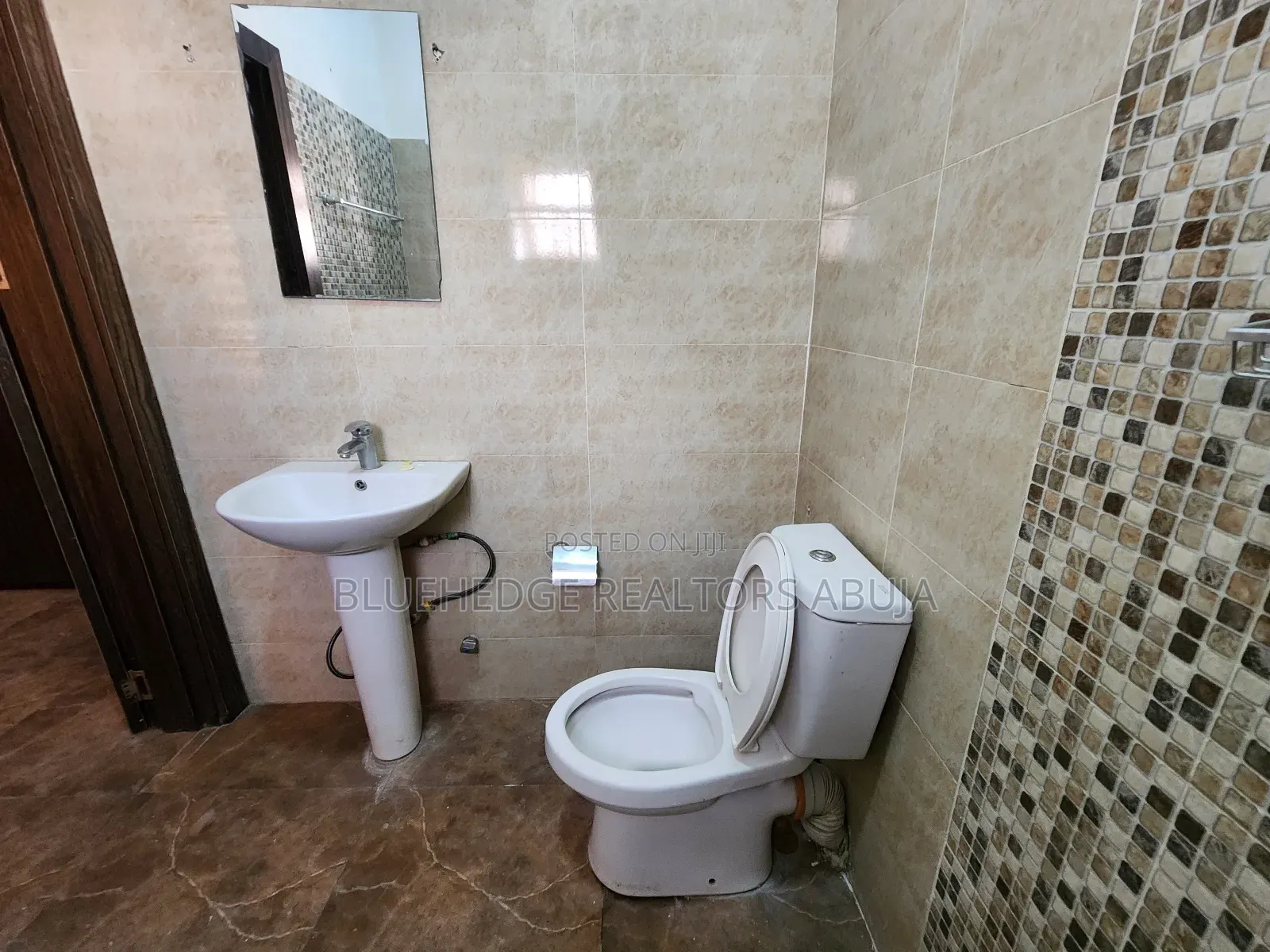 Fully Furnished and Serviced Luxury One Bedroom Apartment in Katampe (Main)