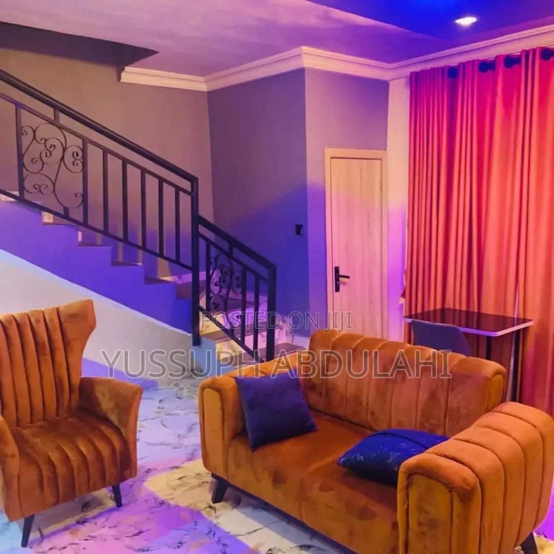 1 Bedroom Surulere in Adeniran Ogunsanya