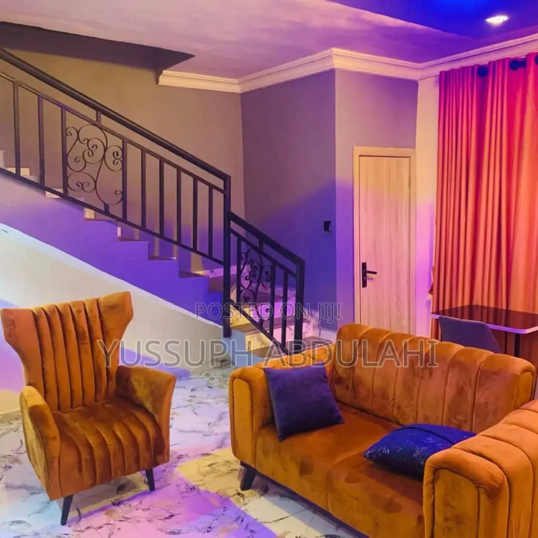 1 Bedroom Surulere in Adeniran Ogunsanya