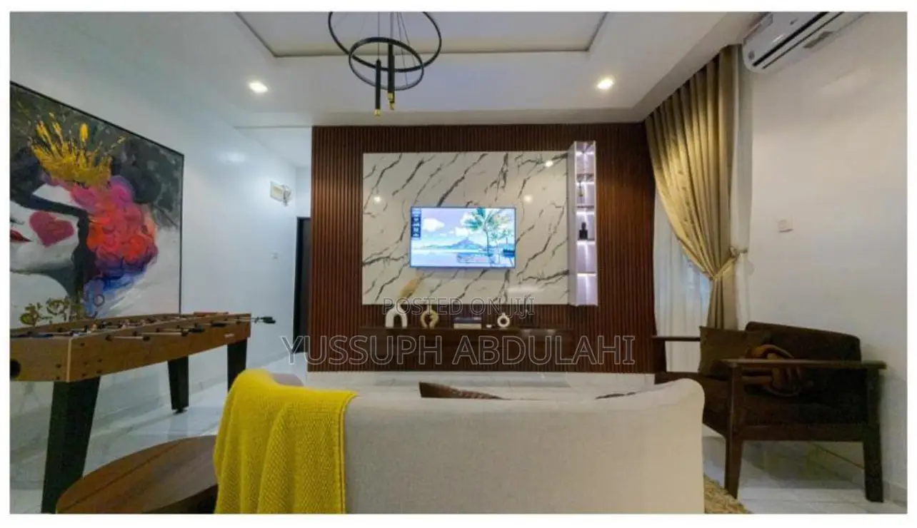 1 Bedroom Surulere in Adelabu